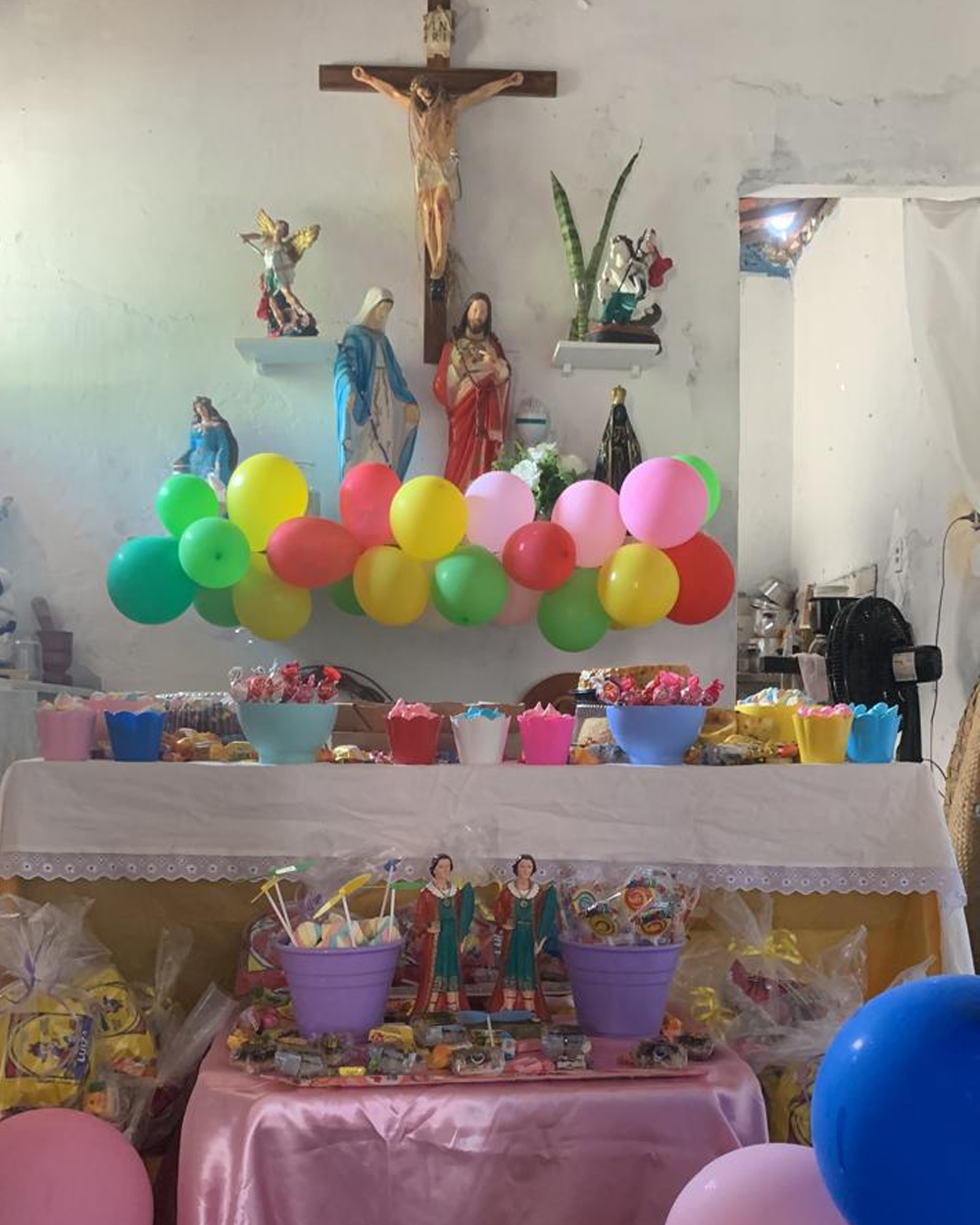 Mesa de doces da festa de Cosme e Damião